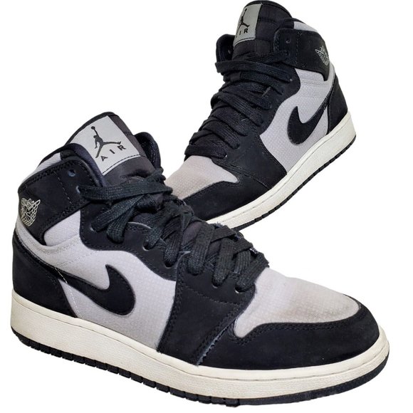 Nike Air Jordan I 1 Retro High Tops Wolf Grey GS 332148-007 Youth 7Y US